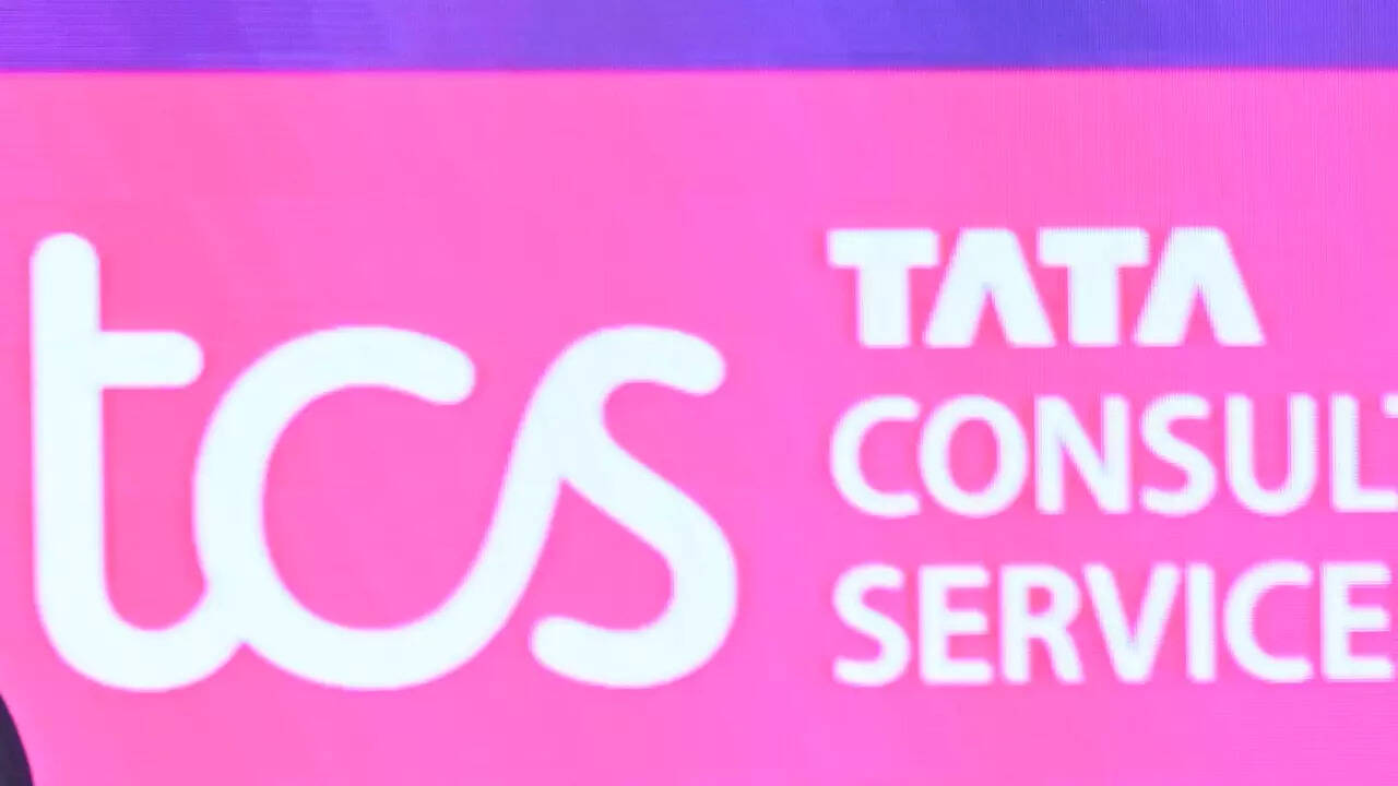 TCS’s headcount drops by 6,333 in September quarter