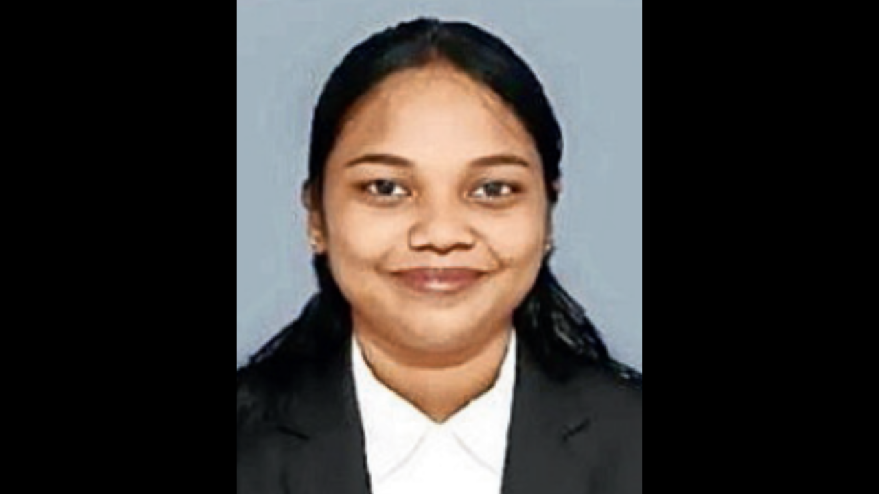 Tribal girl raises the bargets Maha govt grant for LLM degree in London