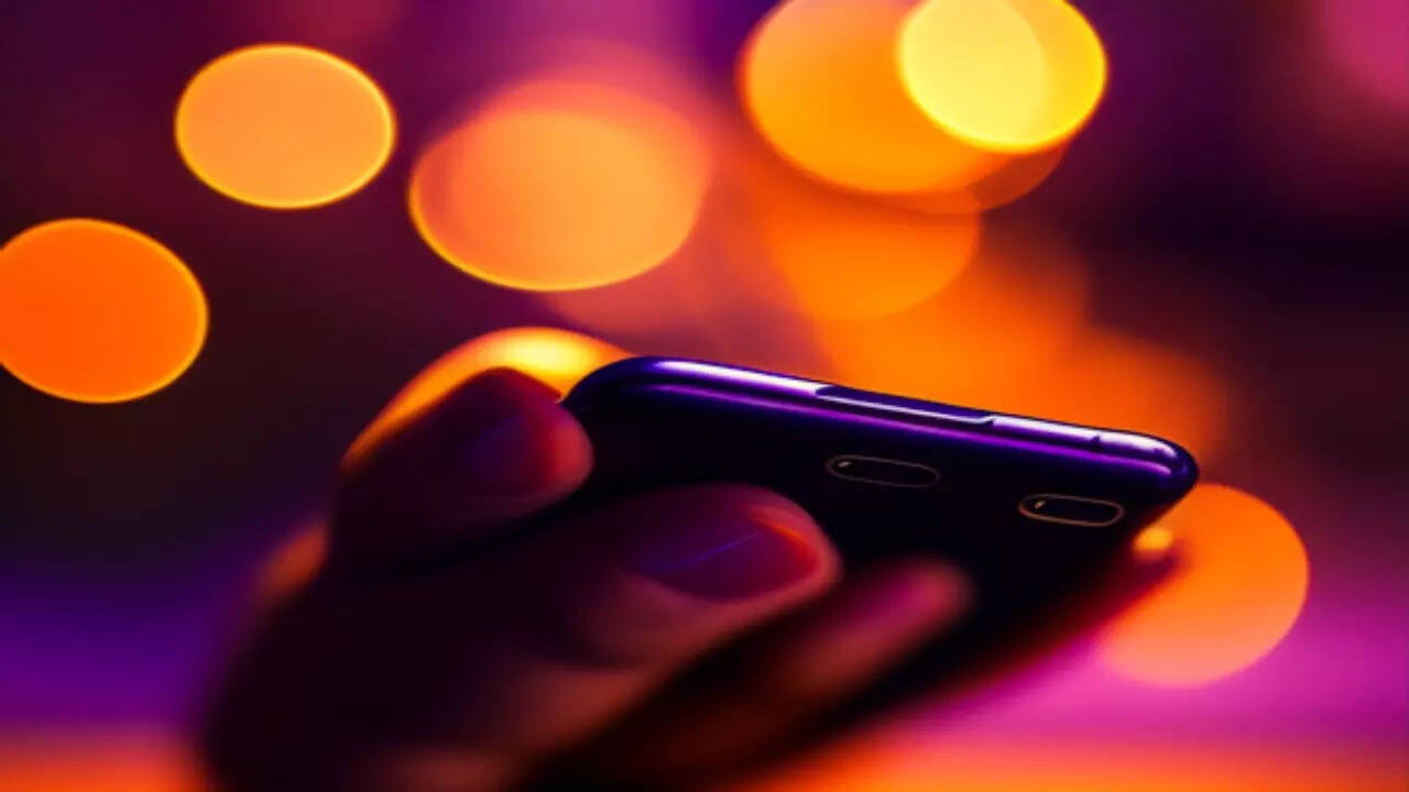 Bengaluru woman cancels cab ride, flooded with obscene photos & videos