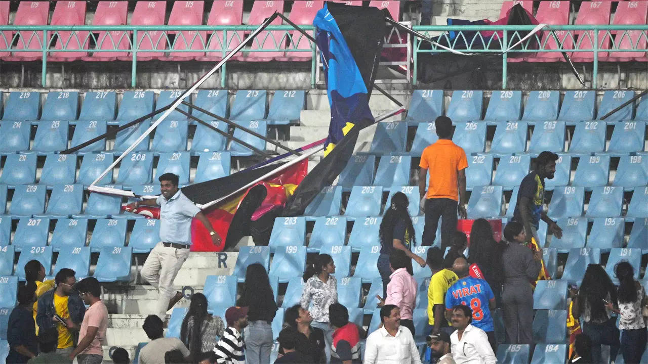 ODI World Cup: Hoardings fall from Ekana Stadium roof during Australia-Sri Lanka match | Cricket News – Times of India