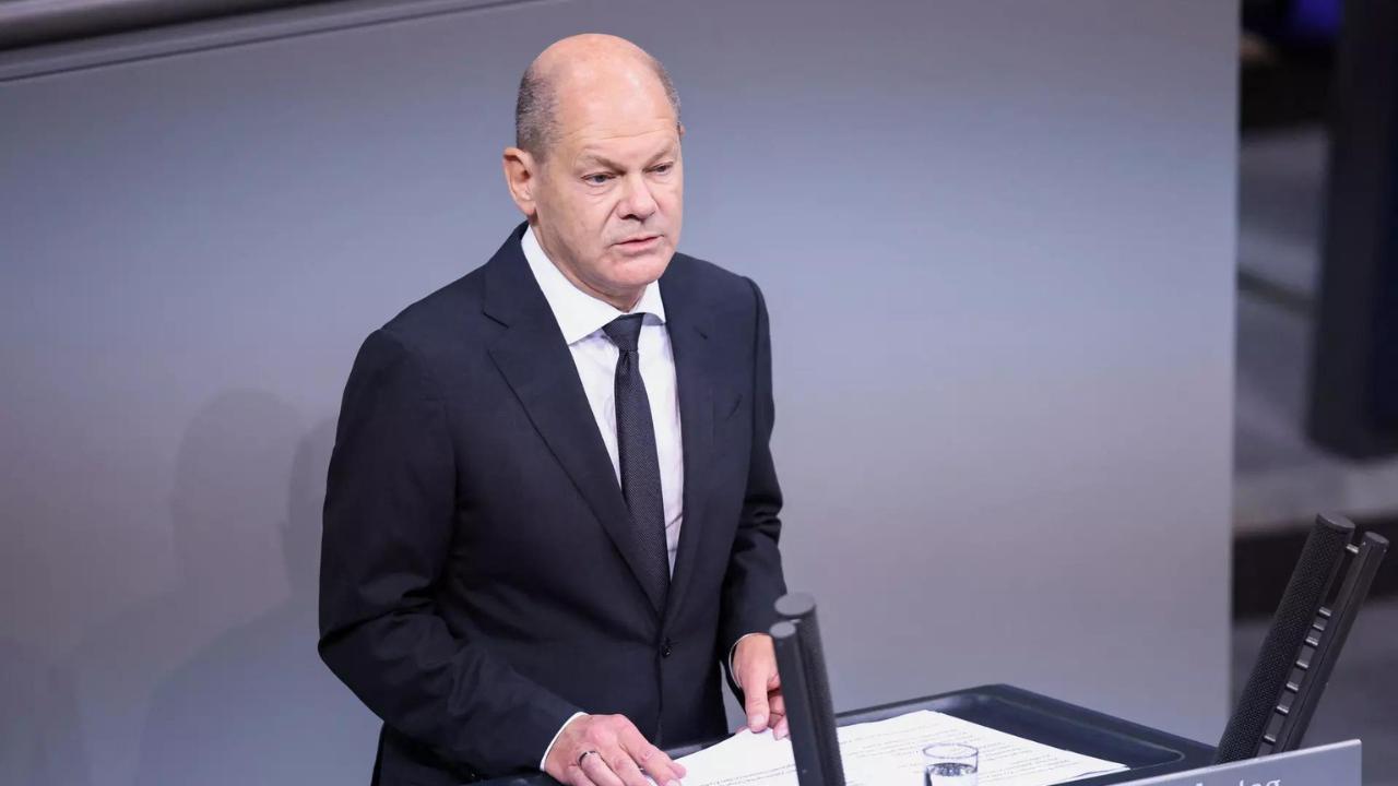 Germany's Scholz vows action after Molotovs thrown at synagogue