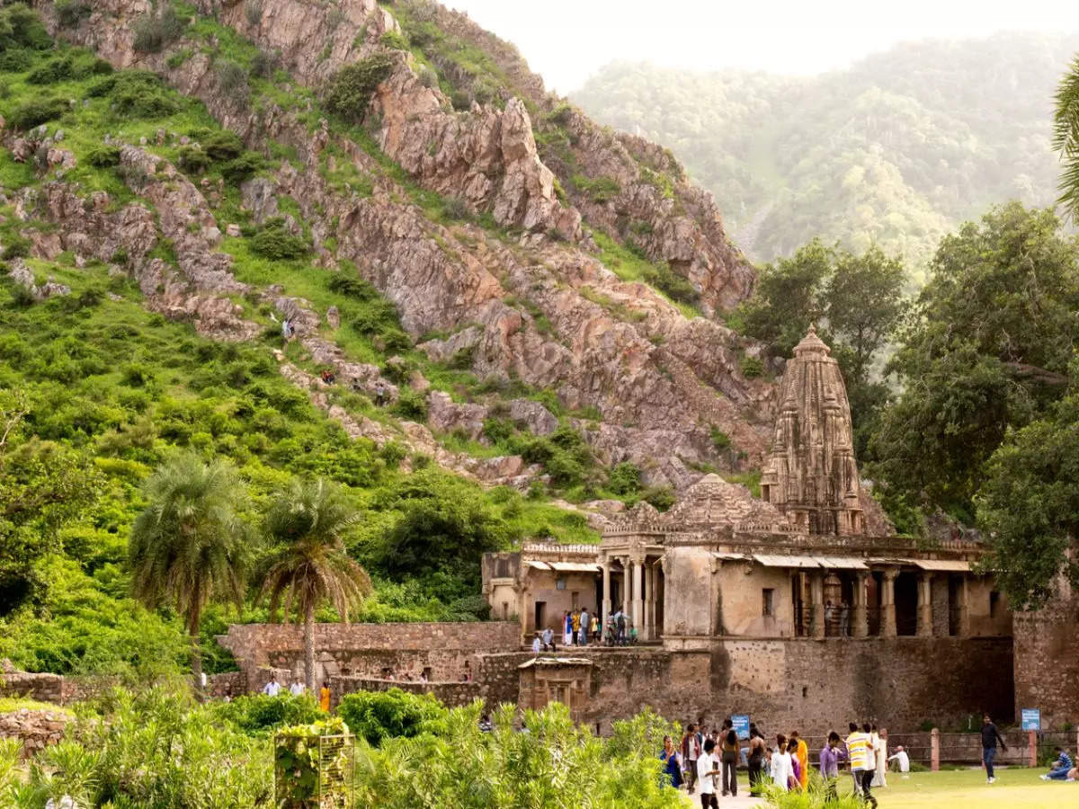 A guide to visiting the supposedly haunted Bhangarh Fort