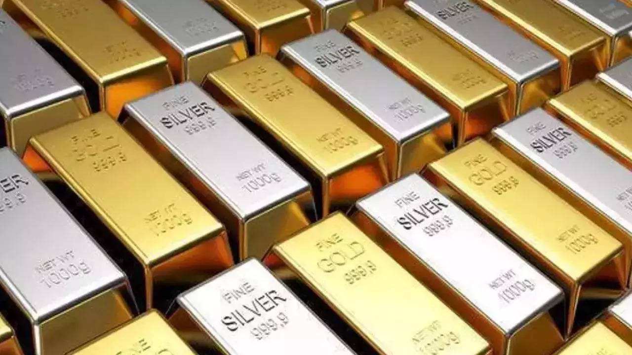 Gold declines Rs 250 per 10 grams; silver dives Rs 250