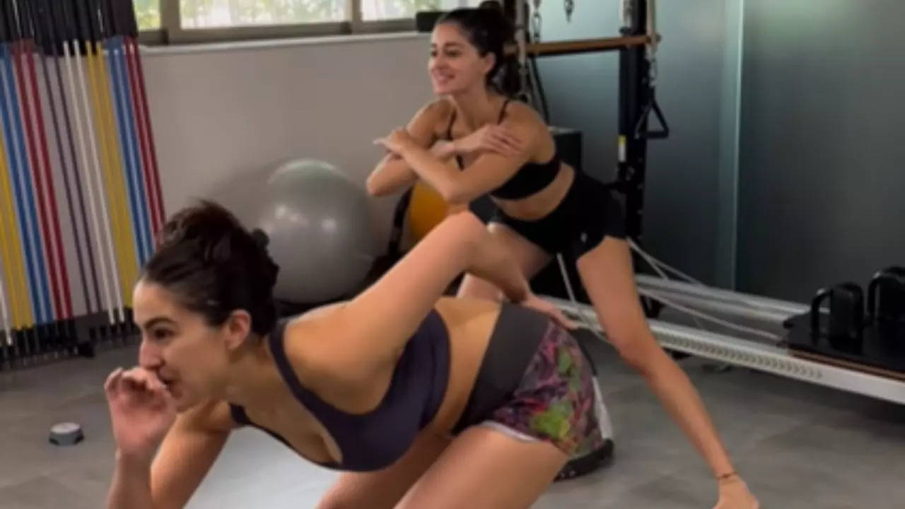 Ananya Panday and Sara Ali Khan set health objectives as they share laughter and sweat in a enjoyable health club session | Hindi Film Information