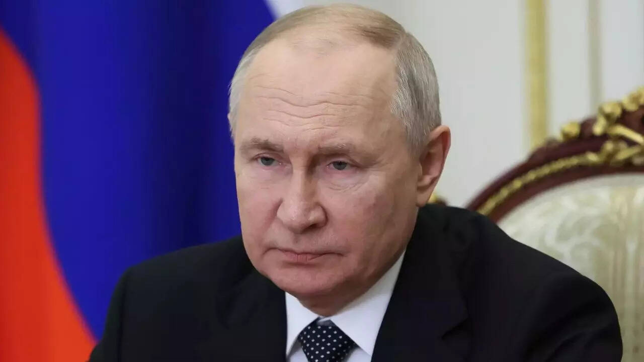 Putin dead, coup in Moscow? Kremlin refutes new rumours