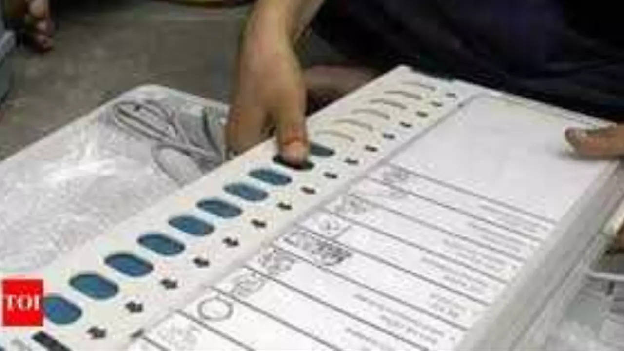 Almost 93% in 18 to 19 year age group in Maharashtra not registered as voters | Mumbai News – Times of India