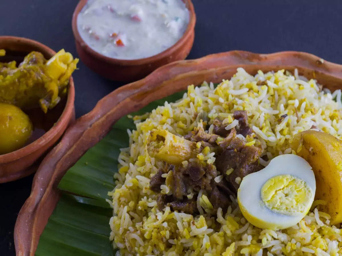 Pakistan VS Bangladesh in Kolkata: Must-have Bengali dishes in the city