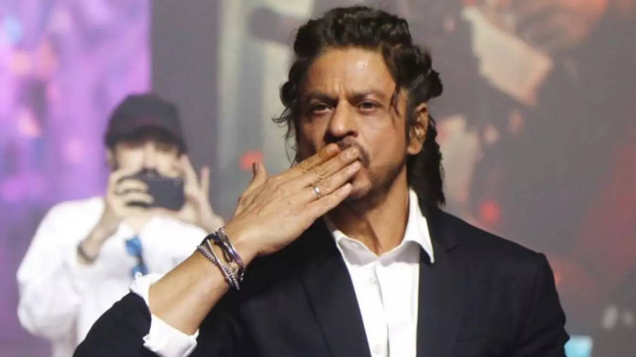 Shah Rukh Khan to throw a giant birthday bash on November 2: Salman Khan, Deepika Padukone, Alia Bhatt, Karan Johar and extra celebs anticipated | Hindi Film Information
