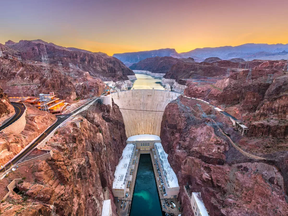 They say there's no gravity at Hoover Dam; here's the truth about it