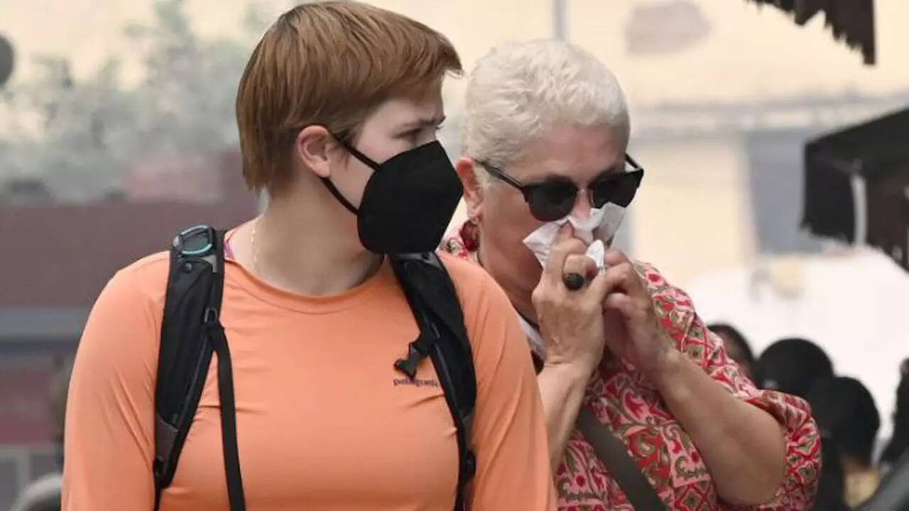 Photos: Severe air quality alarm in Delhi-NCR