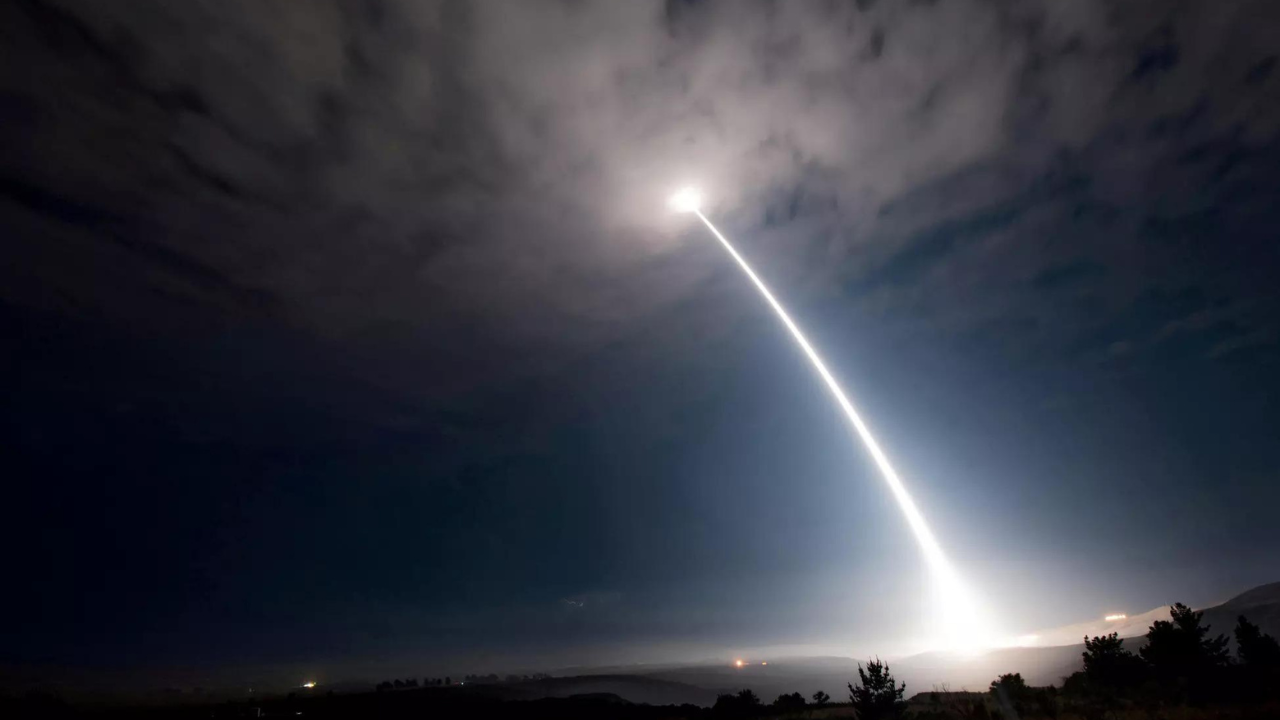 <p>An unarmed Minuteman III intercontinental ballistic missile launches during an operational test at 2:10 a.m. Pacific Daylight Time at Vandenberg Air Force Base, California, US, August 2, 2017. (File photo/ Reuters)<br></p>
