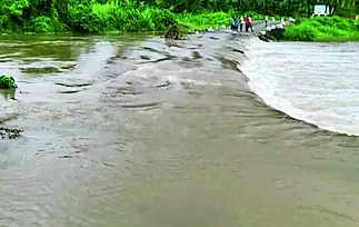Temporary bridge at Thattampudhur washed away in floods