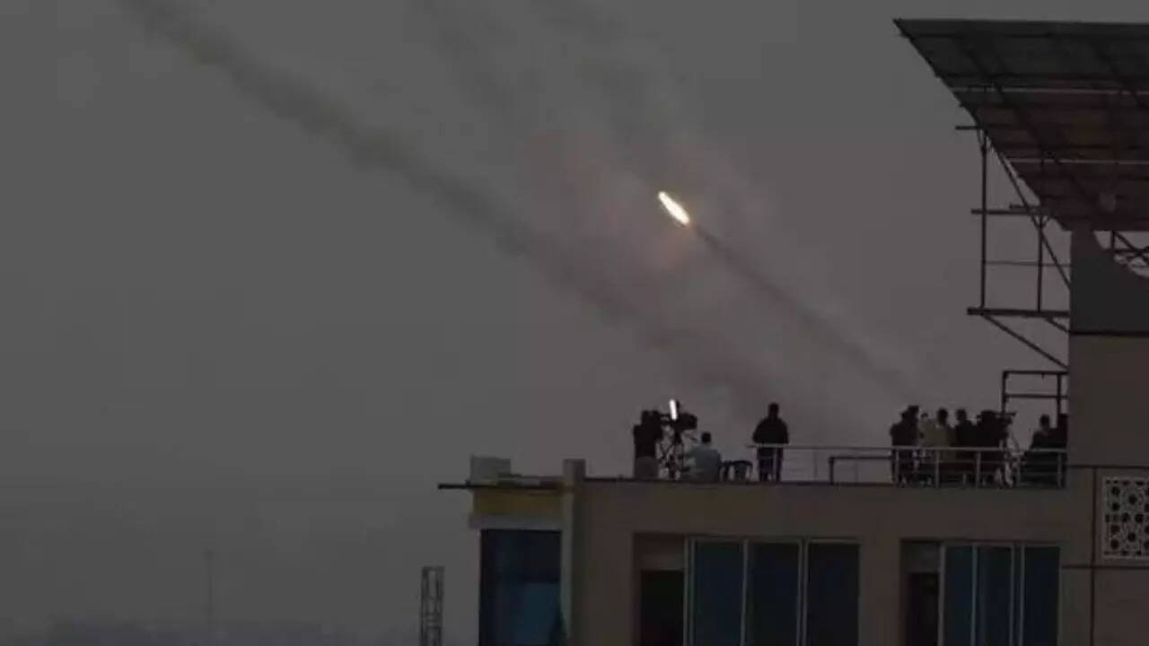 Israeli forces strike over 450 Hamas targets in last 24 hours