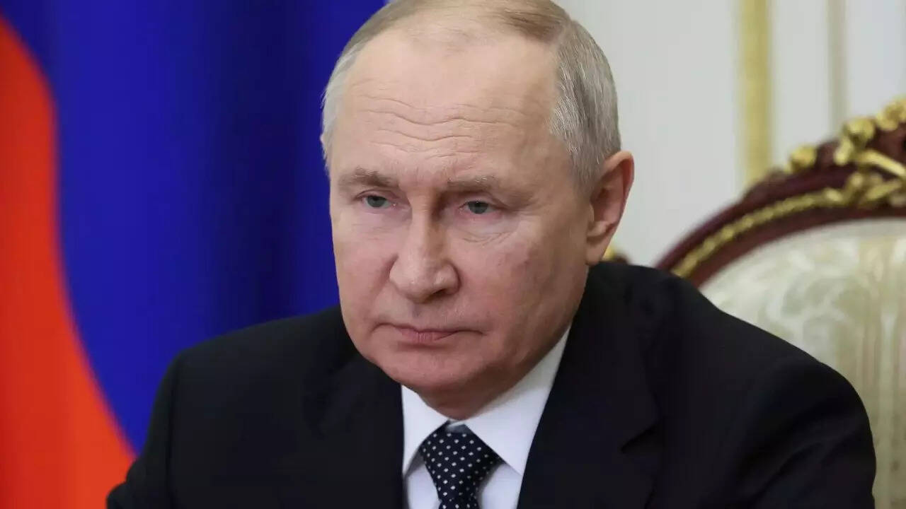 Russia's Putin to stay in power past 2024, sources say