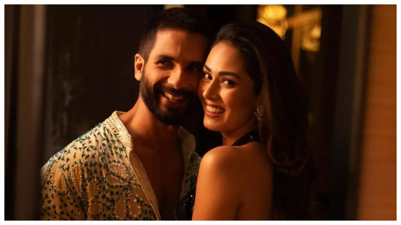 Shahid Kapoor and Mira Rajput share a hug as they stun in trendy ethnic wears – See pictures | Hindi Film Information