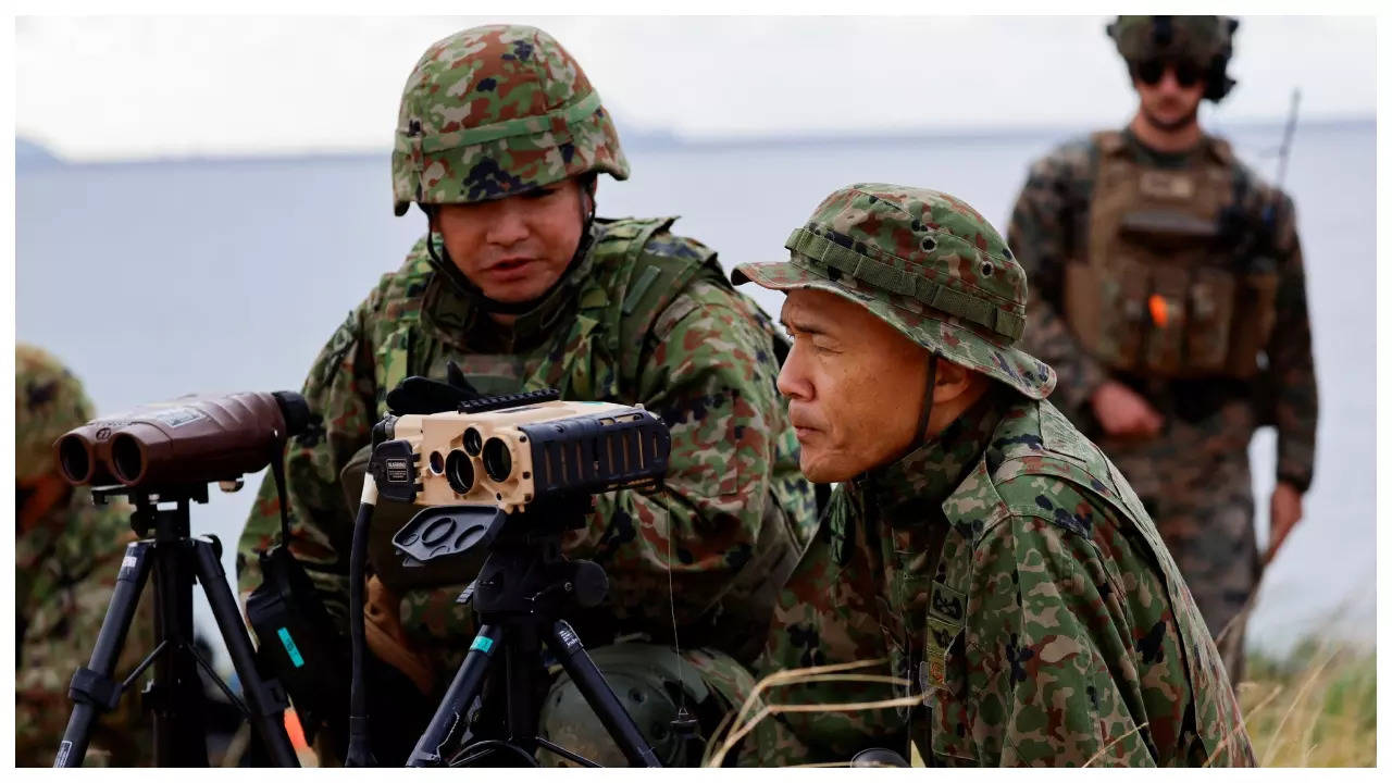 Japanese helicopters train to repel invaders amid nationwide military drills