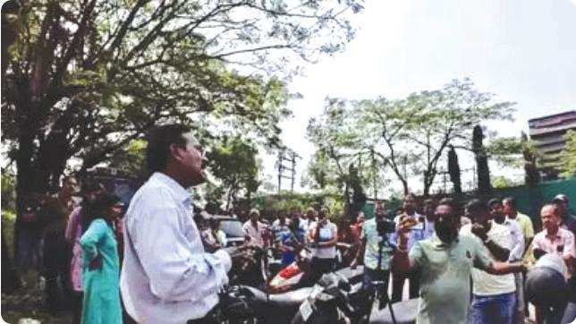 Facing heat in Cuncolim, Yuri joins protest against pollution