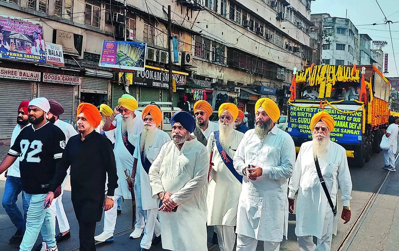 Sikh Community In City Observes Guru Nanak’s Birth Anniv | Kolkata News – Times of India
