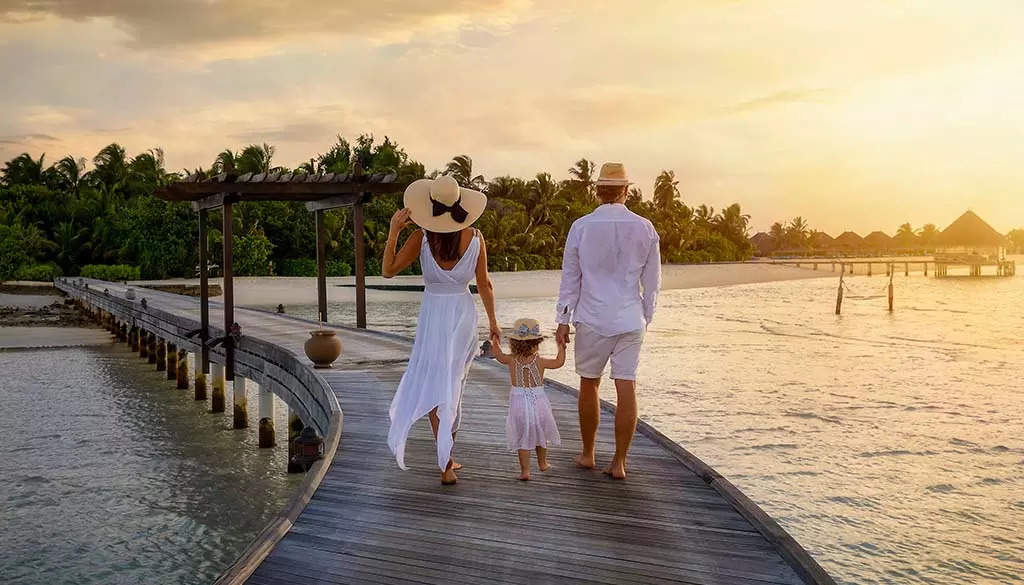 Maldives Honeymoon Outfit Roundup | Cute beach outfits, Honeymoon outfits,  Beach dress outfit