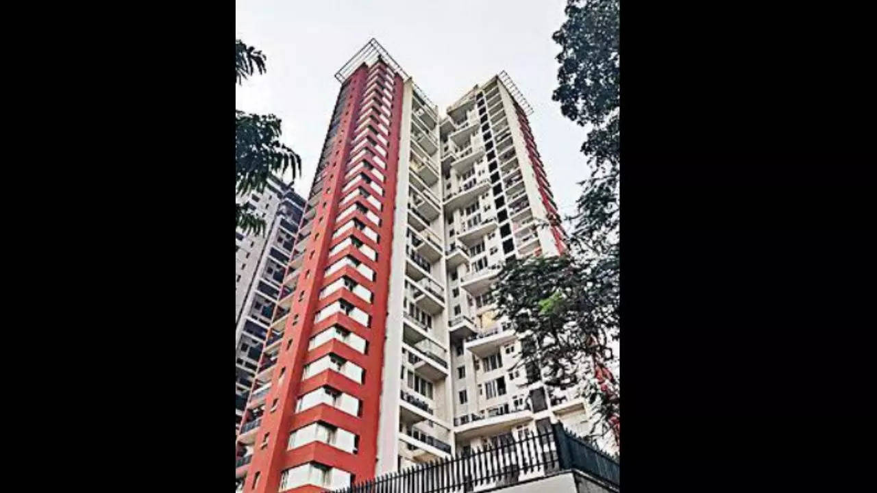 Class X girl falls to death from Ultadanga high-rise – Times of India