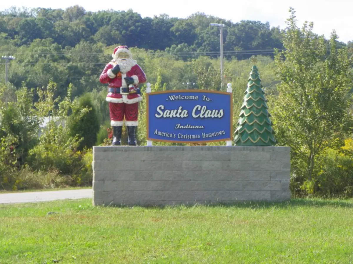 Do you know of Santa Claus, the US town?