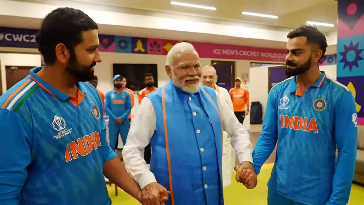 'Incredible gesture': Sehwag hails PM's visit to Indian dressing room