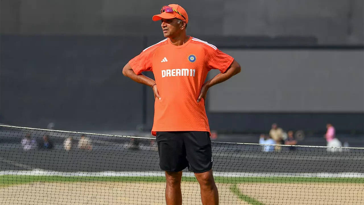 Extension on cards, BCCI wants Dravid to coach team in South Africa