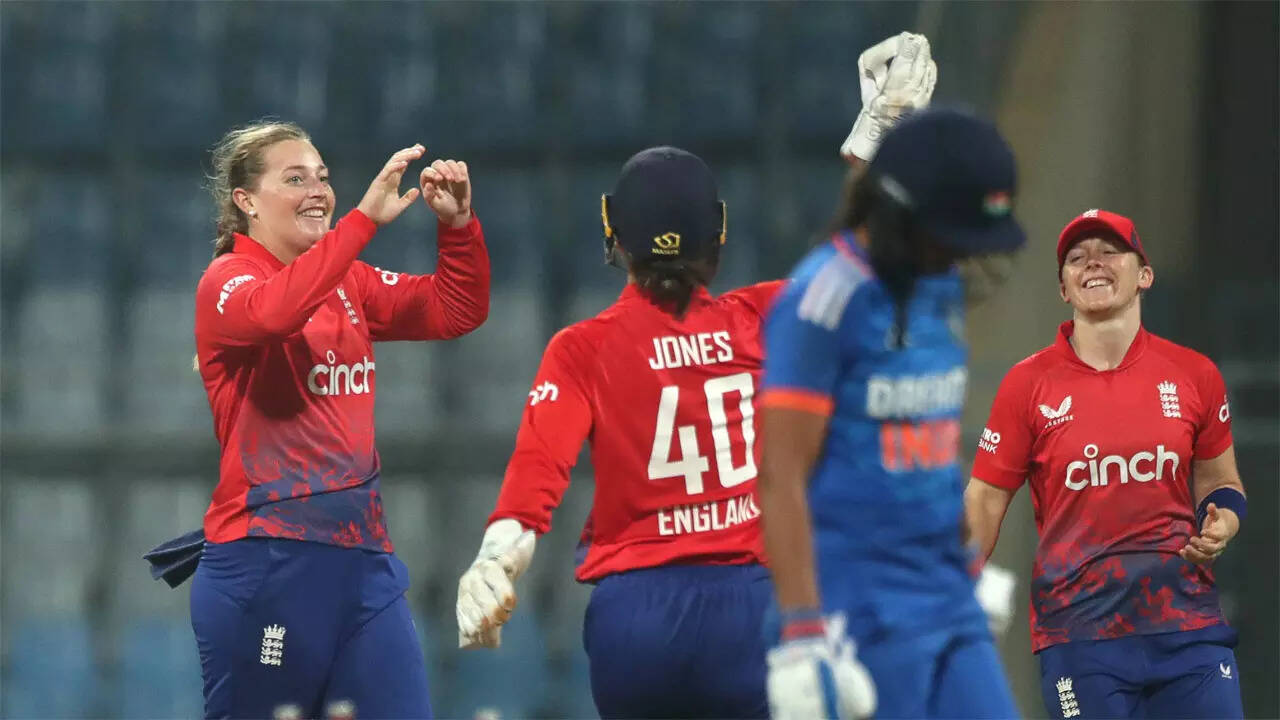 India Women vs England Women Highlights, 3rd T20I: India deny England a  clean sweep with five-wicket victory - The Times of India