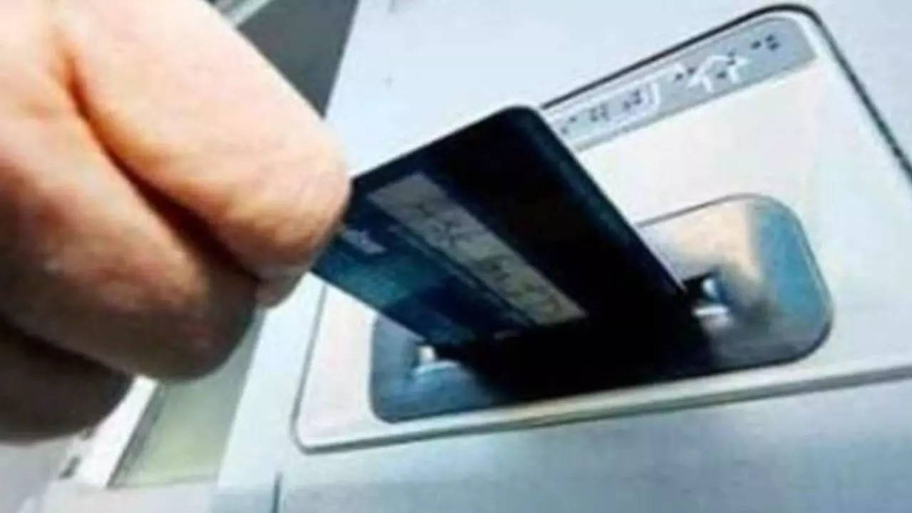 Mumbai: 2 held for duping bank customers at ATMs; 117 expired cards recovered | Mumbai News – Times of India