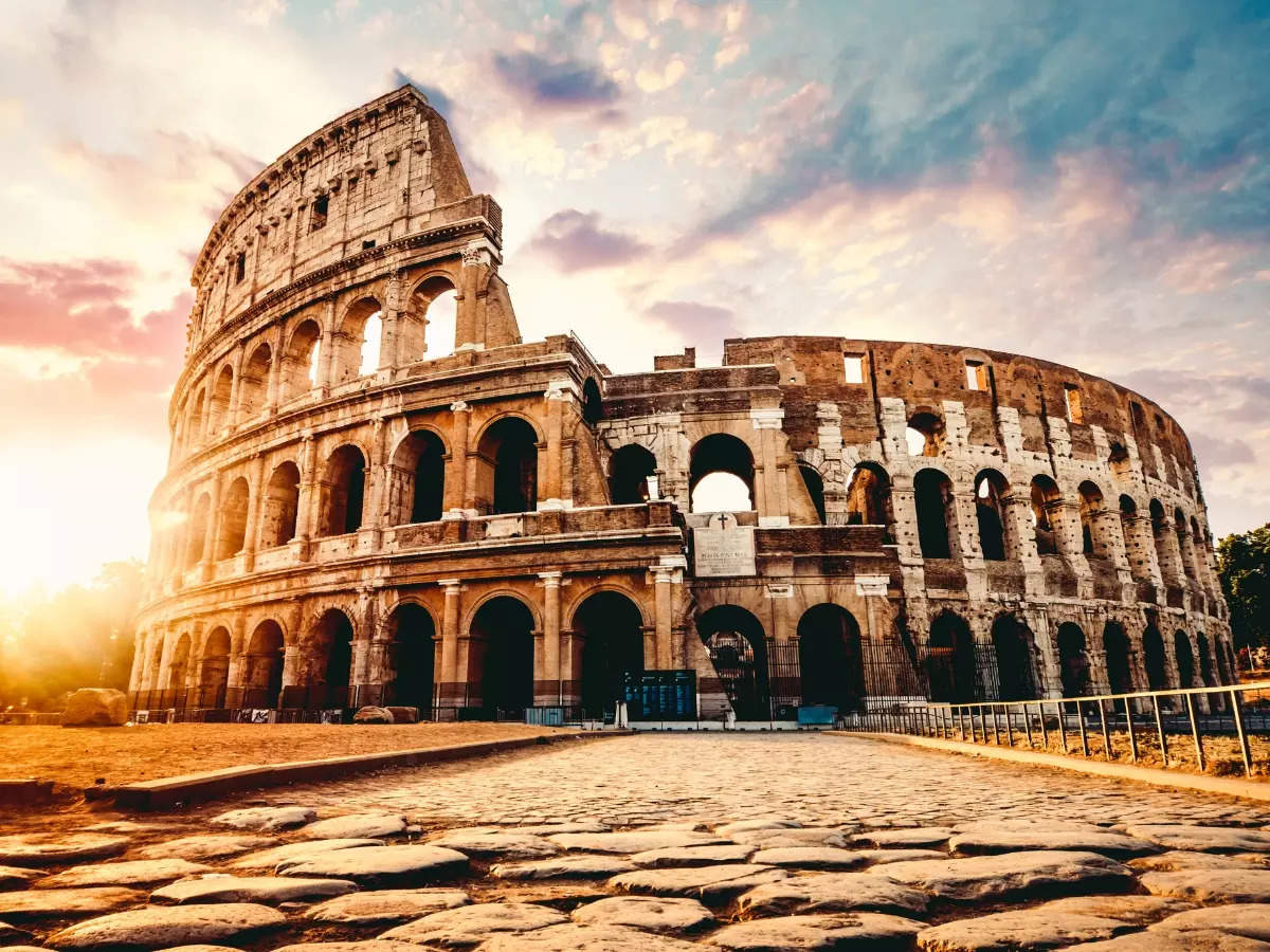 What's it like to visit the Colosseum, the world’s largest amphitheatre?