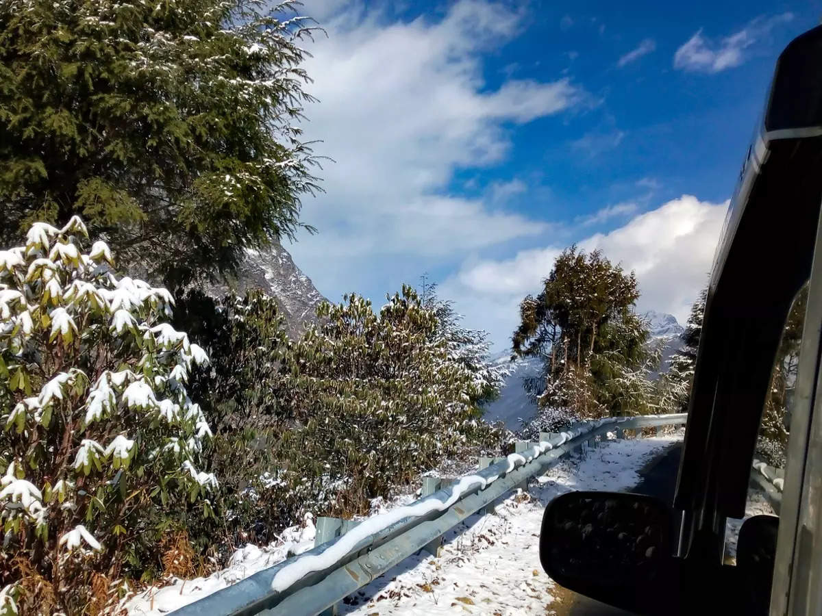 It’s snowing at these destinations in India right now!