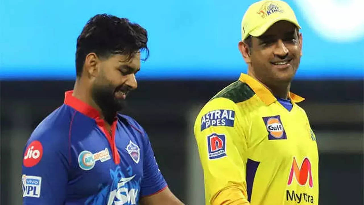 Watch: Dhoni and Pant play tennis in Dubai after IPL auction