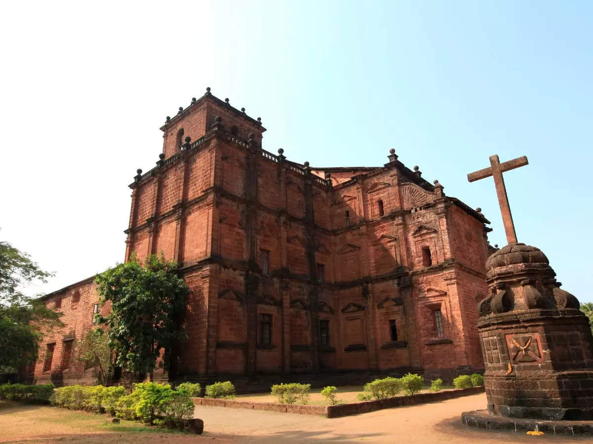 Discovering Basilica of Bom Jesus in Goa this Christmas