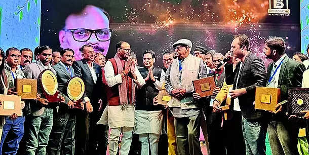 Traditional healthcare system gets celebs’ vote at homoeopathy meet Lucknow: Host of celebrities | Lucknow News – Times of India