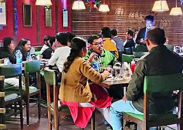 Boost in Festivities Drives Increased Footfall in F&B Street, Kolkata | Kolkata News – Times of India