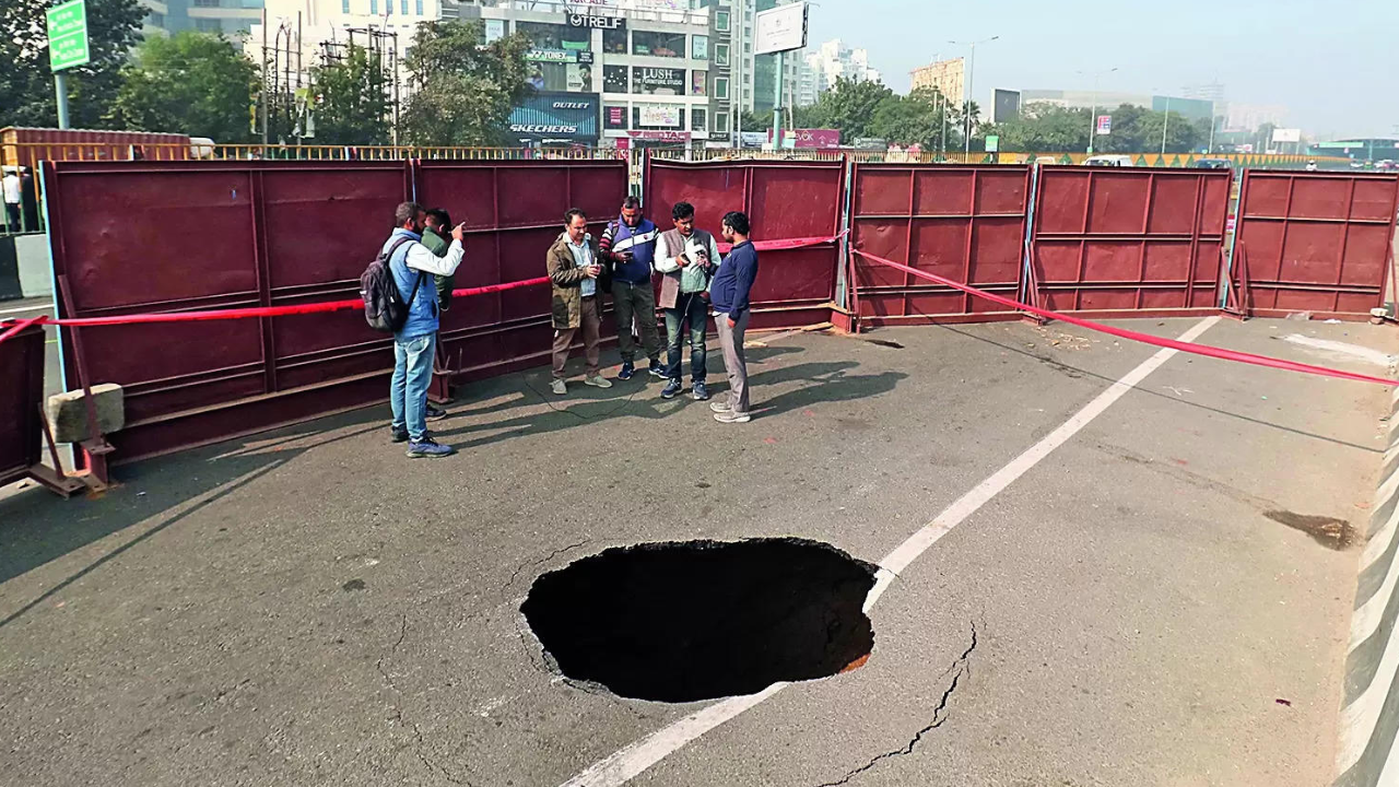 Year after its launch, 18ft-deep sinkhole opens up on Rs 1.9k-crore Sohna elevated road – Times of India