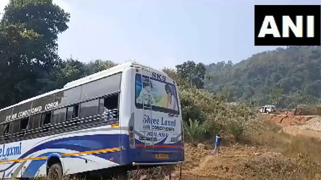 32 tourists injured as bus falls into gorge in Odisha’s Kandhamal | Bhubaneswar News – Times of India