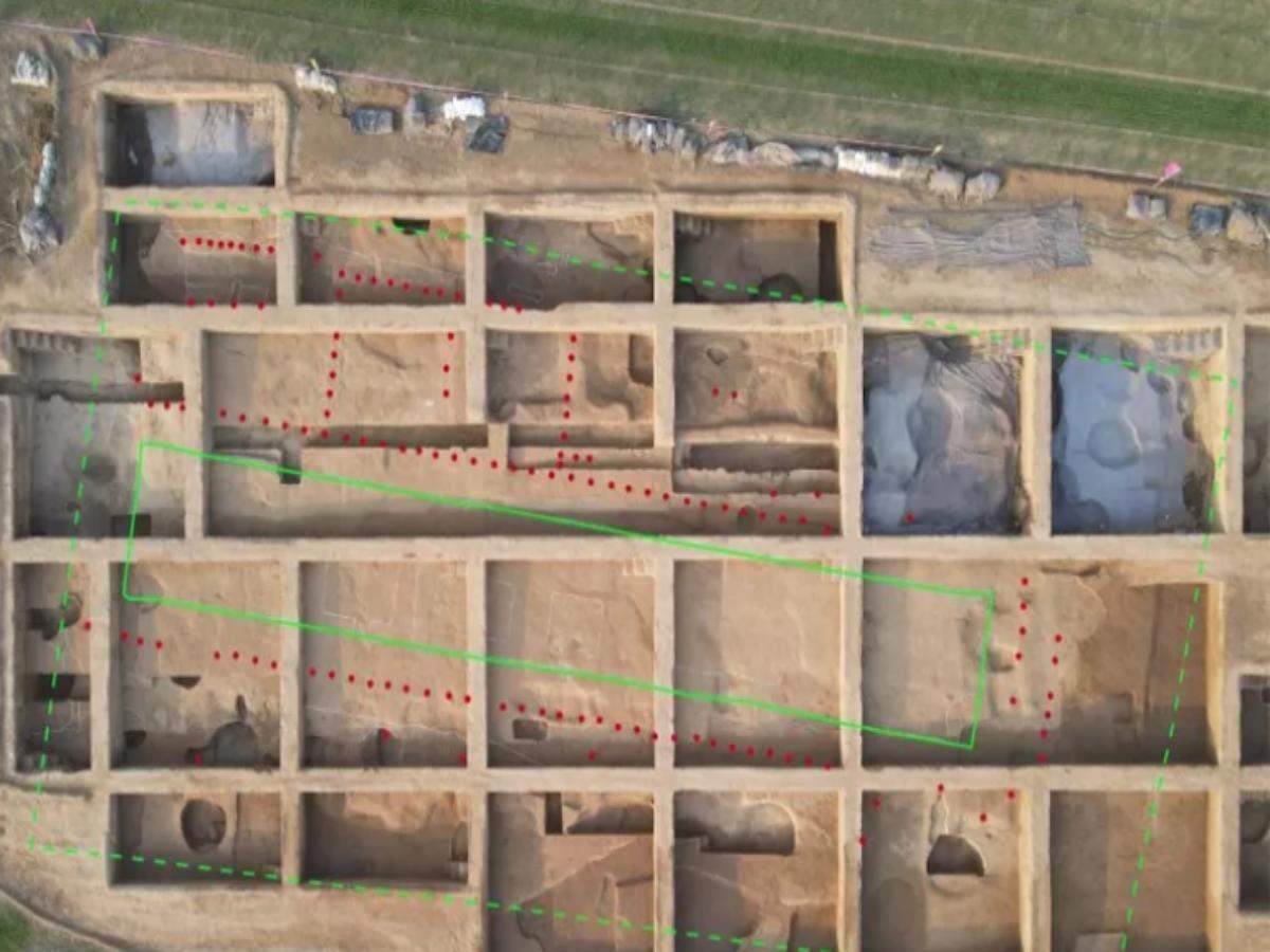 Archaeologists unearth a 4000-year-old palace complex in China!