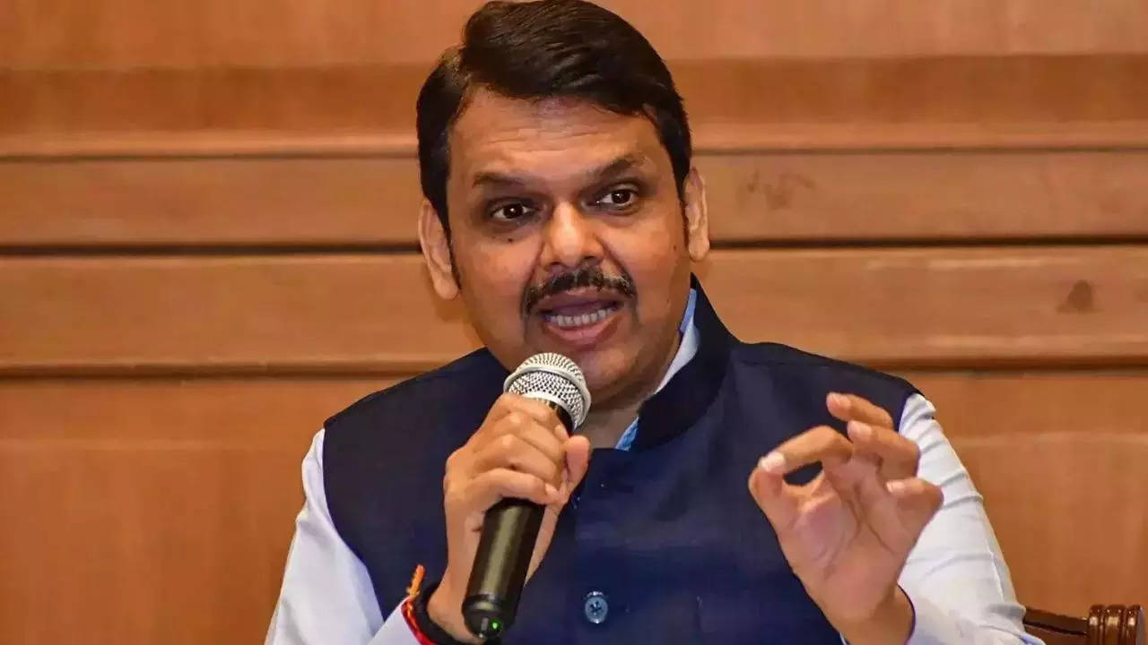 Fadnavis credits CM for state bagging highest FDI in Q1 – Times of India