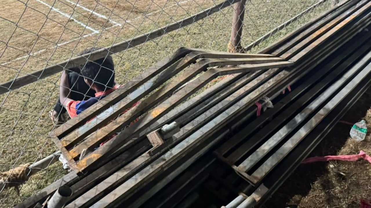 Wooden gallery collapses during Kho-Kho match in Vasai; 15 injured | Mumbai News – Times of India