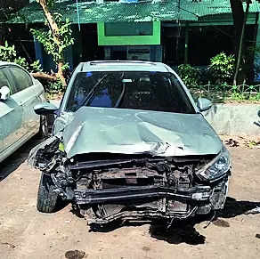 Car Crash near Queens Park | Wedding Party Accident in Kolkata | Kolkata News – Times of India