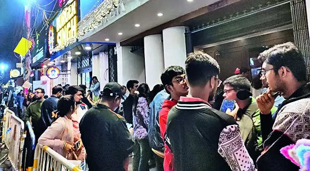 Record Footfall: Kolkata Restaurants See All-Time High Sales on New Year’s Eve | Kolkata News – Times of India