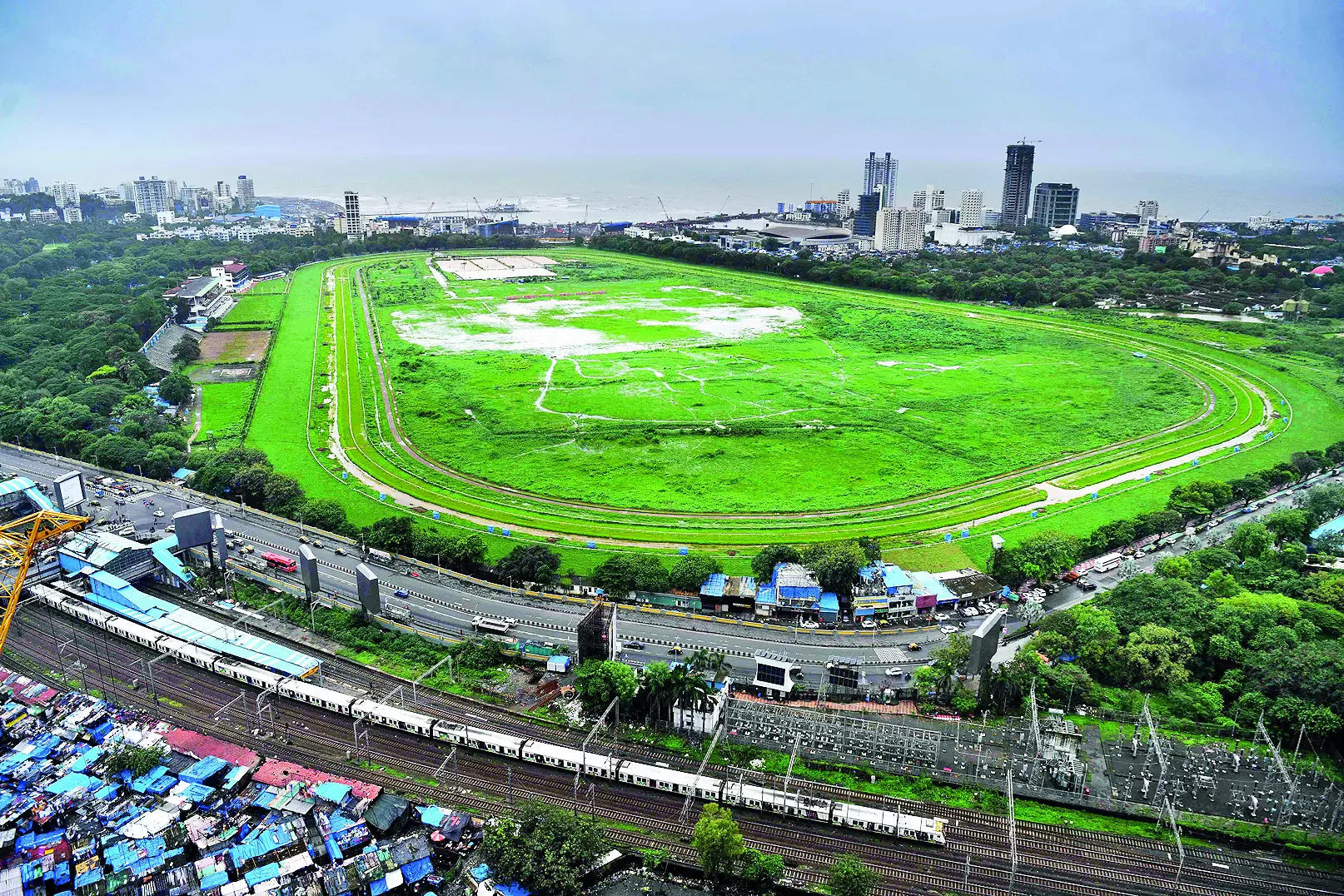 Oppn & group of walkers oppose racecourse plan in Mumbai | Mumbai News – Times of India