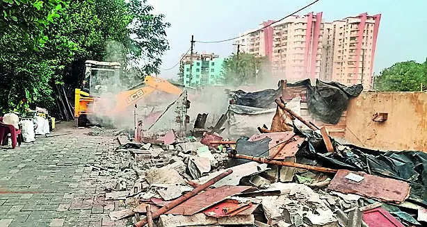 BDA razes Chandrasekharpur slum, frees two-acre govt land