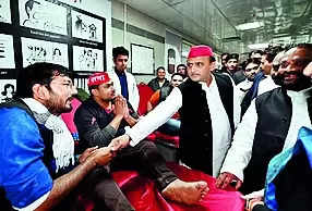 Akhilesh Yadav joins blood donation camp in Lucknow | Lucknow News – Times of India