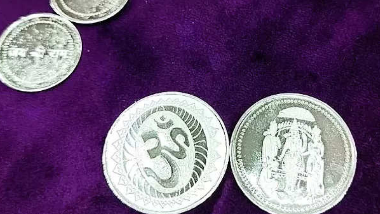 Jewellers get bulk orders for Ayodhya, Ram Darbar coins