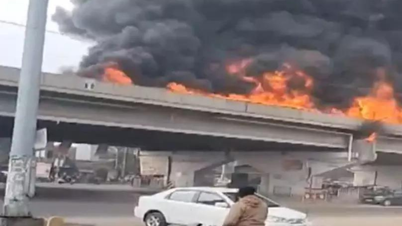 Oil tanker catches fire on Amritsar Delhi Highway near Khanna | Ludhiana News – Times of India