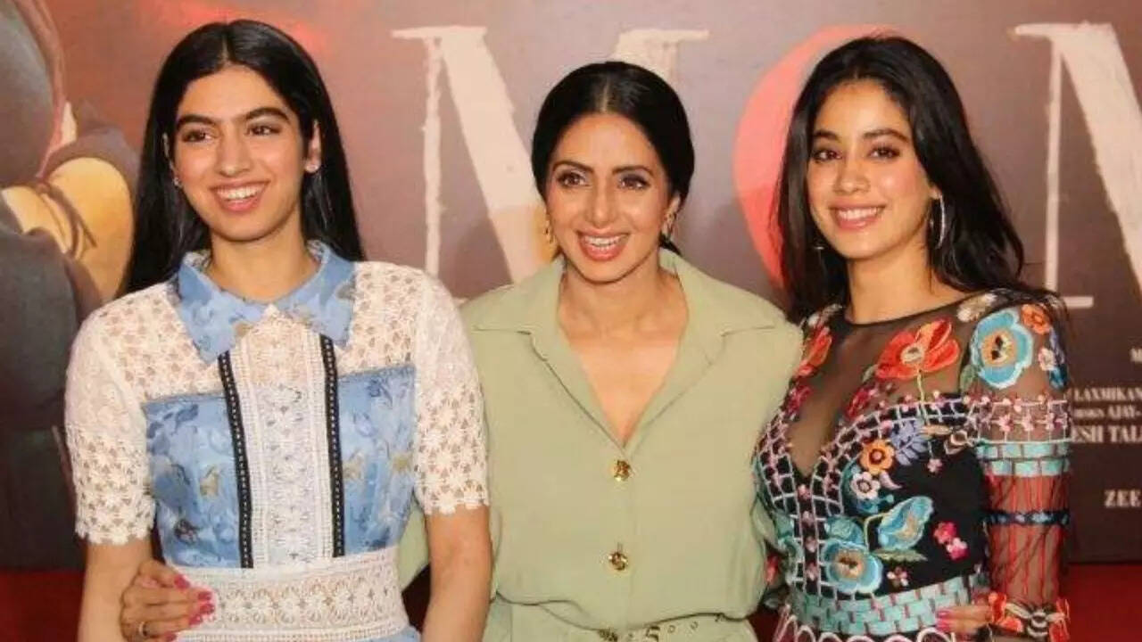 Janhvi: Khushi comforted us when mom died