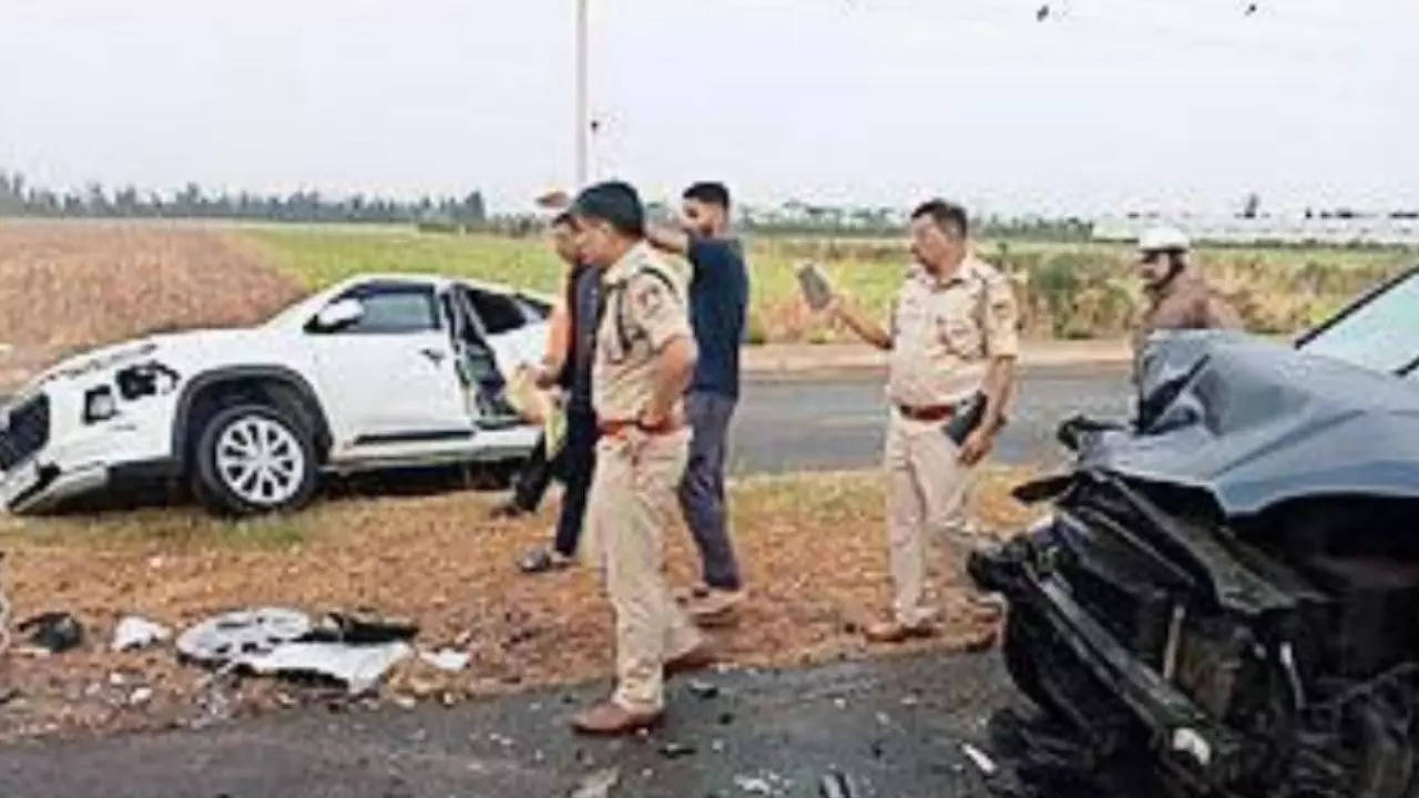 4 survive accident, 30 mins later mowed down by truck | Hubballi News – Times of India