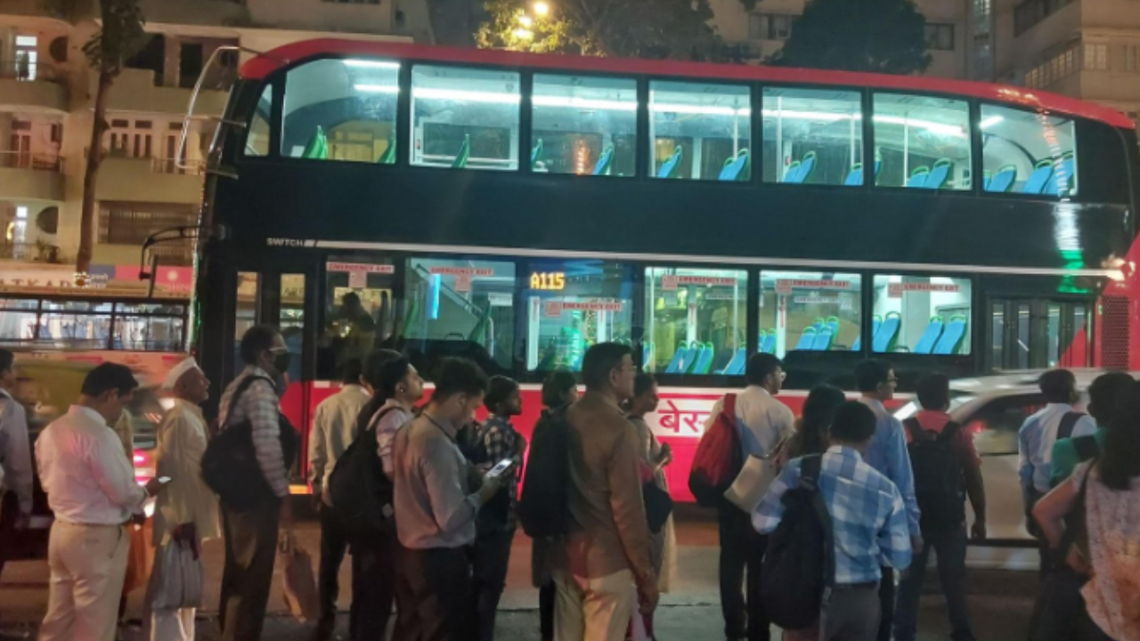 Mumbai: AC double-decker bus breakdown due to ‘electronic issue’ | Mumbai News – Times of India